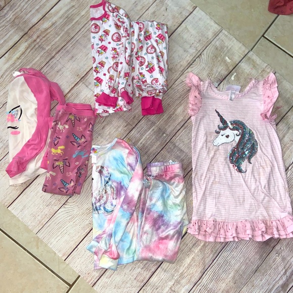 4T Pajama bundle (4 pair) - Picture 1 of 8